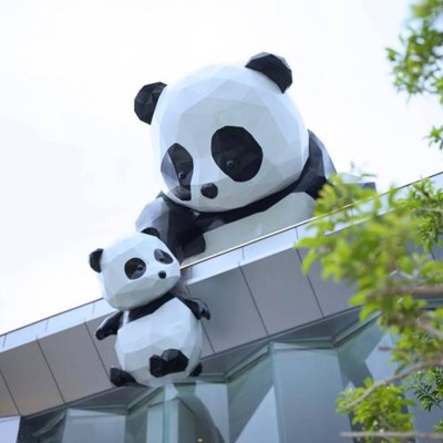 玻璃钢大型熊猫雕塑楼顶动物造型打卡摆件