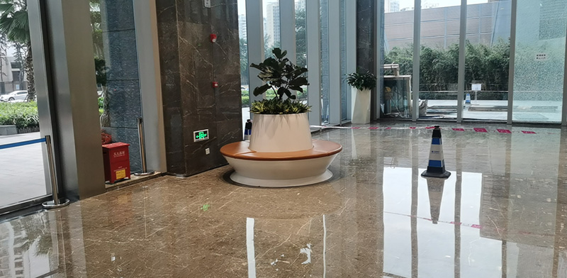 深圳大润发玻璃钢商场花盆定制案例