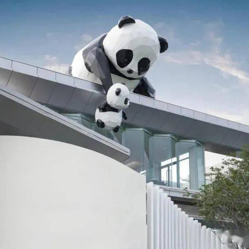 玻璃钢大型熊猫雕塑楼顶动物造型打卡摆件 玻璃钢大型熊猫雕塑楼顶动物造型打卡摆件
