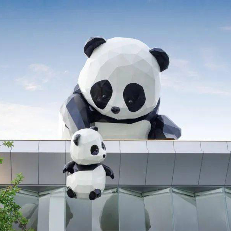 玻璃钢大型熊猫雕塑楼顶动物造型打卡摆件 玻璃钢大型熊猫雕塑楼顶动物造型打卡摆件
