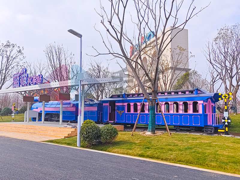 不锈钢火车造型雕塑金属景观公园大型观光摆件 不锈钢火车造型雕塑金属景观公园大型观光摆件